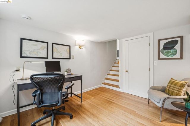 8 Hopkins Ct, Berkeley, CA 94706