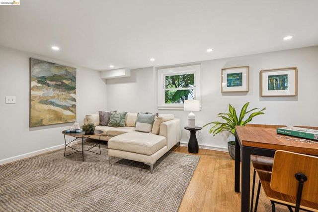 8 Hopkins Ct, Berkeley, CA 94706