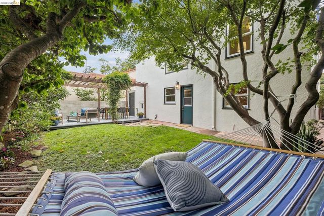 8 Hopkins Ct, Berkeley, CA 94706
