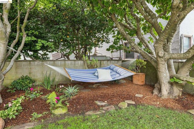 8 Hopkins Ct, Berkeley, CA 94706