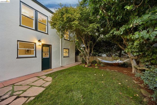 8 Hopkins Ct, Berkeley, CA 94706