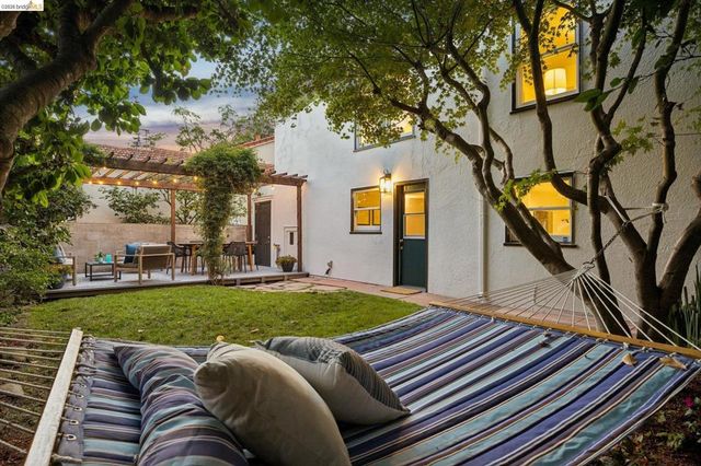 8 Hopkins Ct, Berkeley, CA 94706