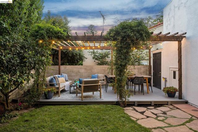 8 Hopkins Ct, Berkeley, CA 94706