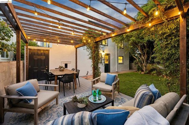 8 Hopkins Ct, Berkeley, CA 94706