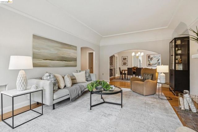8 Hopkins Ct, Berkeley, CA 94706