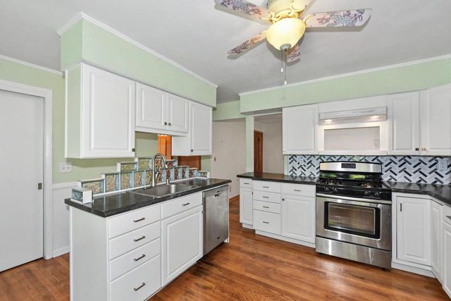 1025 W Cumberland DRIVE, Waukesha, WI 53186