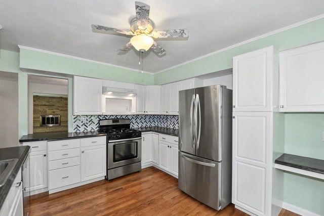 1025 W Cumberland DRIVE, Waukesha, WI 53186