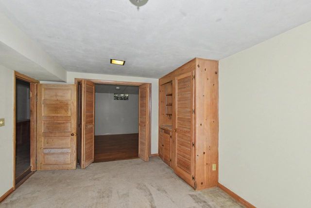 1025 W Cumberland DRIVE, Waukesha, WI 53186