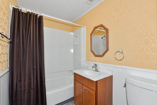 1025 W Cumberland DRIVE, Waukesha, WI 53186