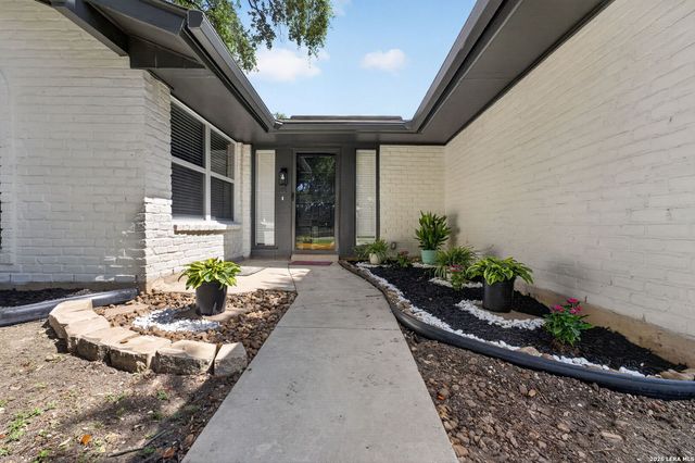 721 BALFOUR DR, Windcrest, TX 78239