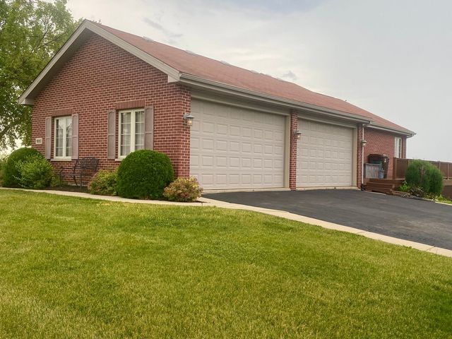 1610 Rolling Pass, Beecher, IL 60401