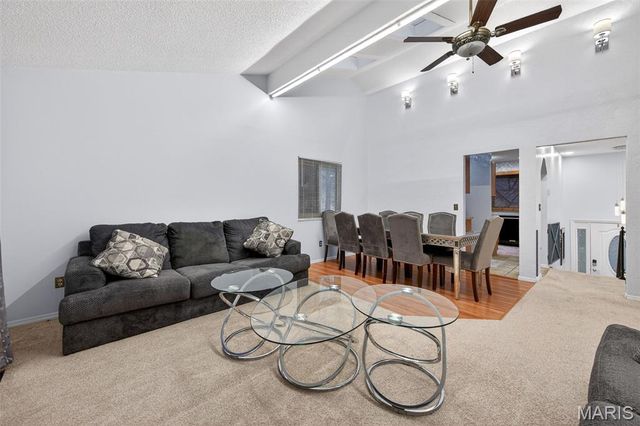 1601 Country Hill Lane, Ballwin, MO 63021