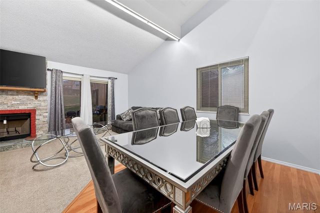 1601 Country Hill Lane, Ballwin, MO 63021