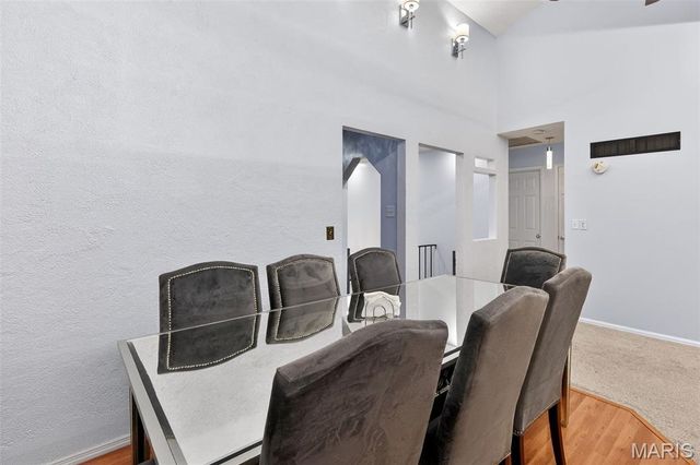 1601 Country Hill Lane, Ballwin, MO 63021