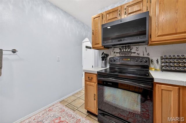 1601 Country Hill Lane, Ballwin, MO 63021