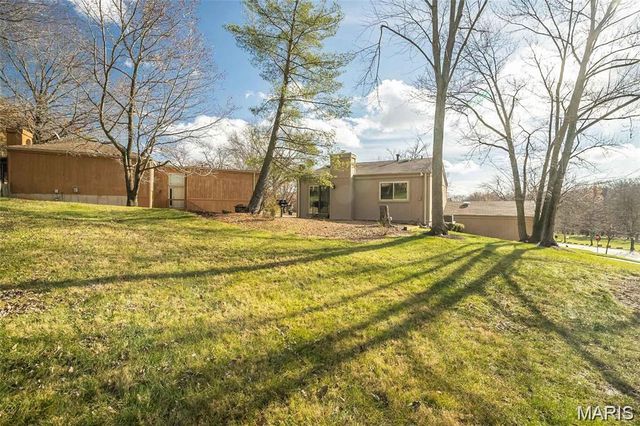 1601 Country Hill Lane, Ballwin, MO 63021