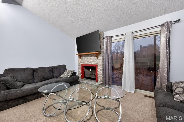 1601 Country Hill Lane, Ballwin, MO 63021