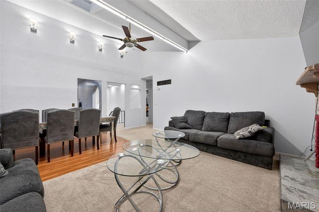 1601 Country Hill Lane, Ballwin, MO 63021