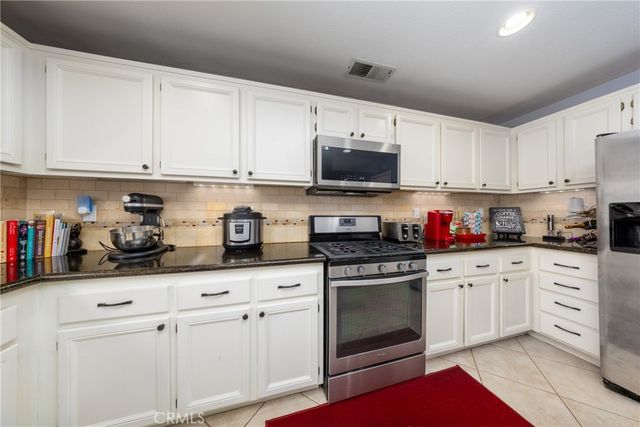 3370 Freeport, Corona, CA 92881