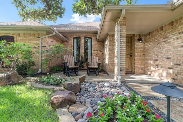 3913 Dome Drive, Addison, TX 75001
