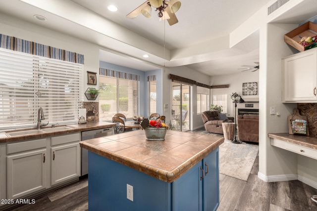 5993 W TOPEKA Drive, Glendale, AZ 85308