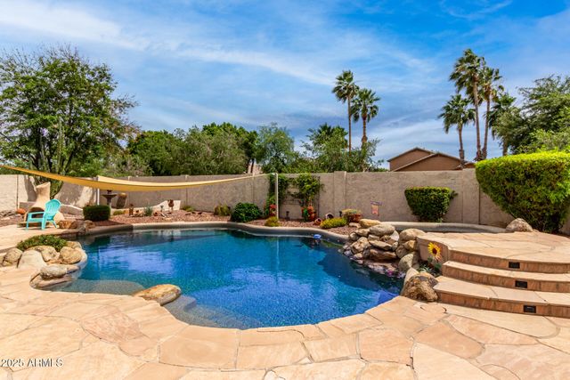 5993 W TOPEKA Drive, Glendale, AZ 85308