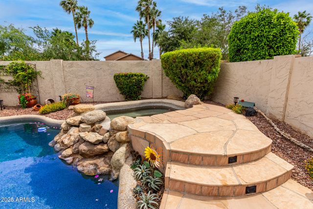 5993 W TOPEKA Drive, Glendale, AZ 85308