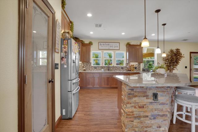 10383 Camanche Pkwy, Wallace, CA 95254