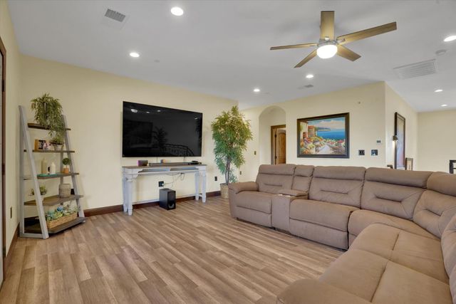 10383 Camanche Pkwy, Wallace, CA 95254