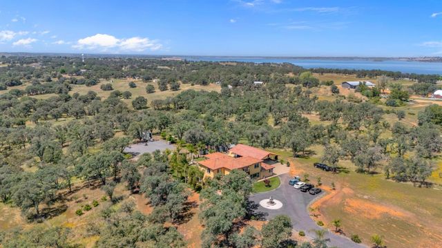 10383 Camanche Pkwy, Wallace, CA 95254