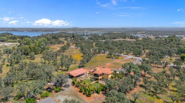 10383 Camanche Pkwy, Wallace, CA 95254