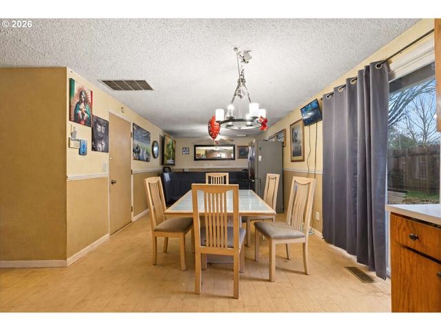 1364 Se FIR GROVE Loop, Hillsboro, OR 97123