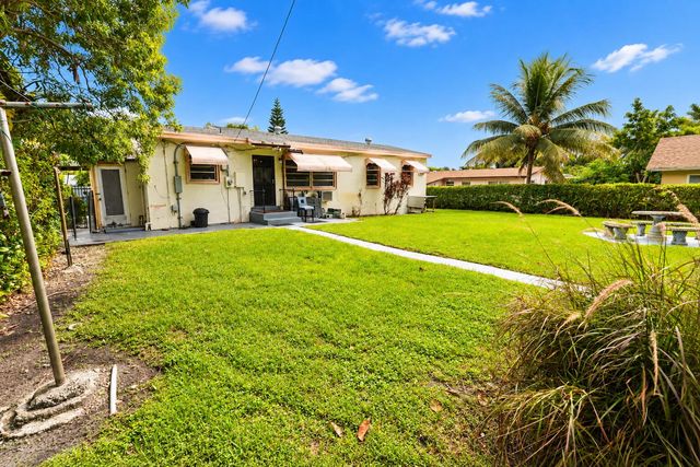 330 NW 144TH Street, Miami, FL 33168