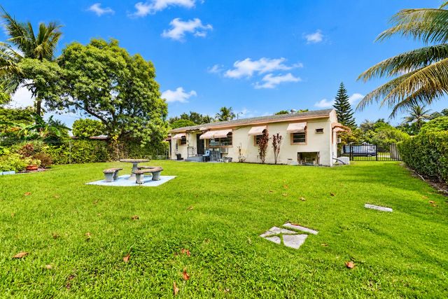 330 NW 144TH Street, Miami, FL 33168