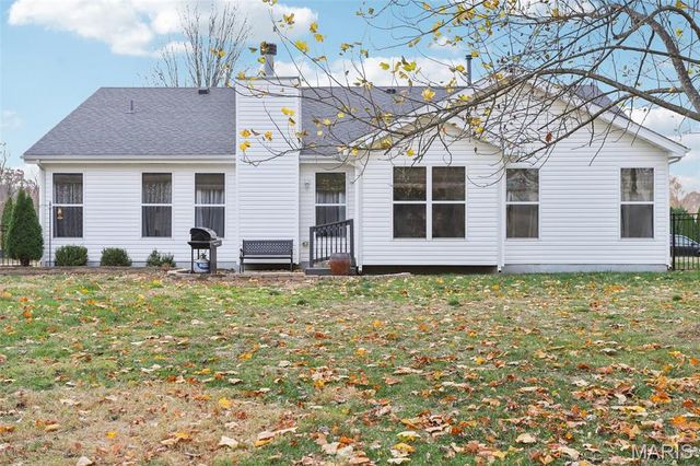 2209 Arnold Palmer Drive, Belleville, IL 62220