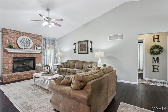 2209 Arnold Palmer Drive, Belleville, IL 62220