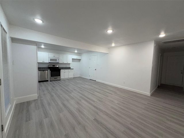 408 Commanche Road, Conroe, TX 77316