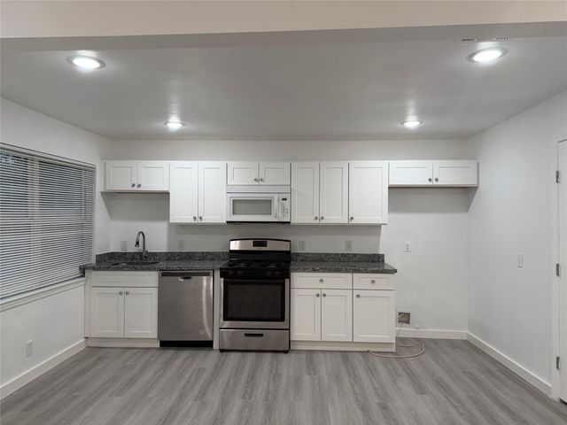 408 Commanche Road, Conroe, TX 77316