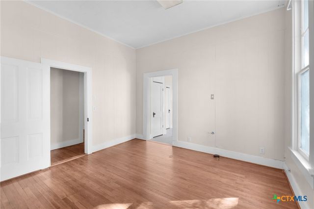 107 W 5th Street, Lampasas, TX 76550