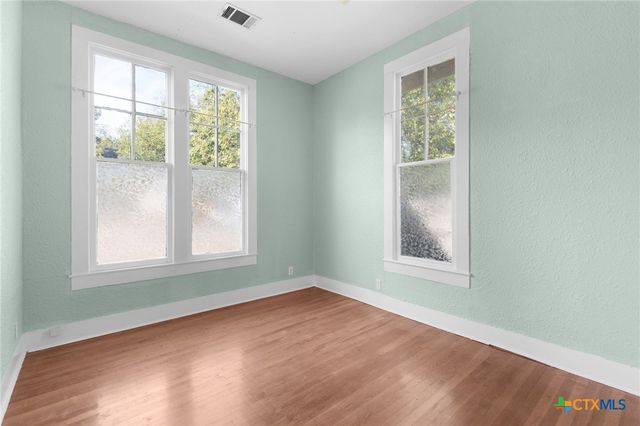 107 W 5th Street, Lampasas, TX 76550