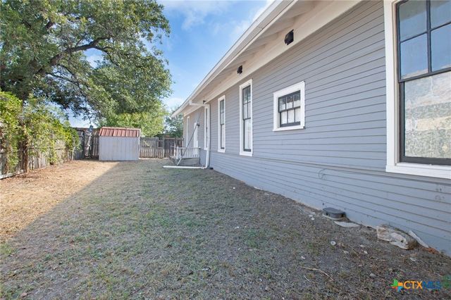 107 W 5th Street, Lampasas, TX 76550