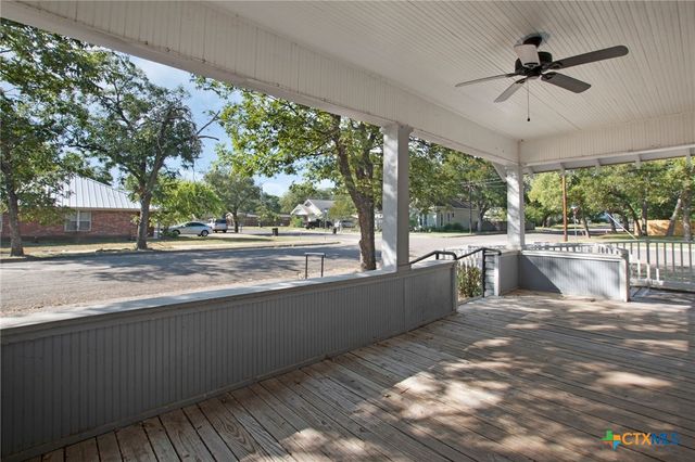 107 W 5th Street, Lampasas, TX 76550