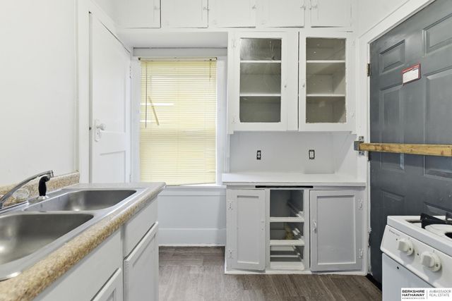 3906 Ames Avenue, Omaha, NE 68111