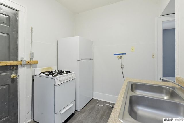 3906 Ames Avenue, Omaha, NE 68111