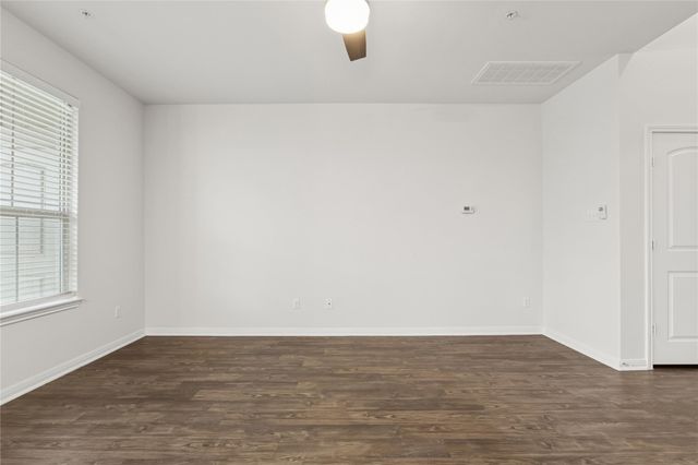 1200 S 10th ST 1003, Pflugerville, TX 78660