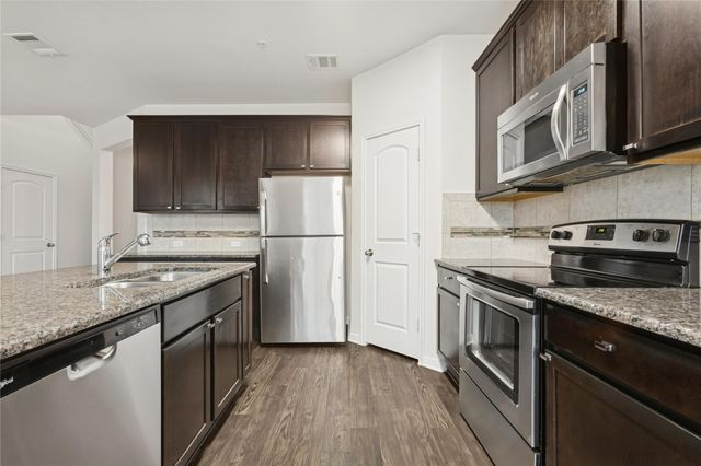 1200 S 10th ST 1003, Pflugerville, TX 78660