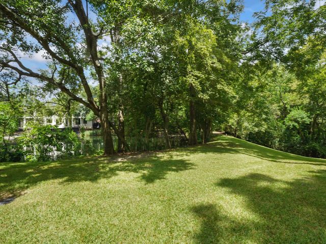 7 Carlton Park Court, Houston, TX 77024