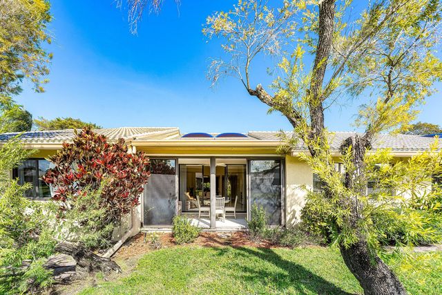 12 Eastgate Drive C, Boynton Beach, FL 33436