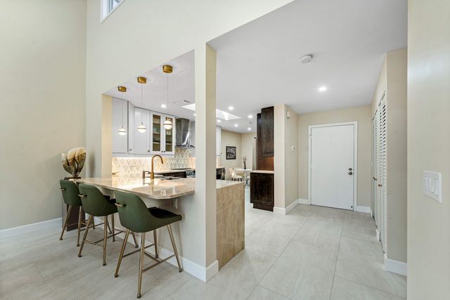 12 Eastgate Drive C, Boynton Beach, FL 33436