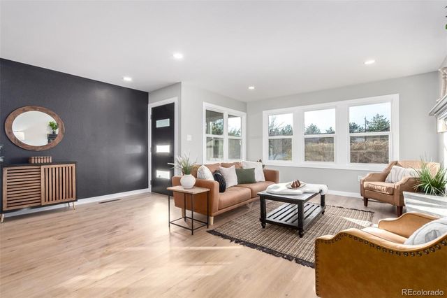 8670 S Ammons Street, Littleton, CO 80128